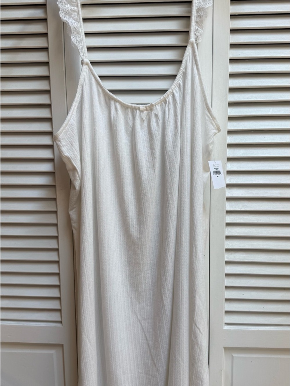 Old Navy Cream Lace-Trim Nightgown